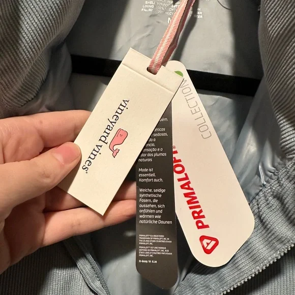 Vineyard Vines Women's Seabrook Corduroy Puffer Vest - Picture 4 of 4